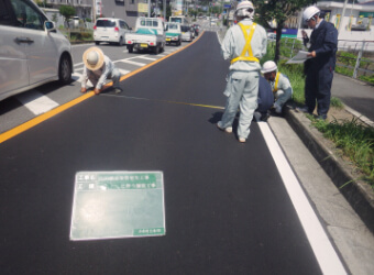 写真：高田橋舗装修繕工事の様子